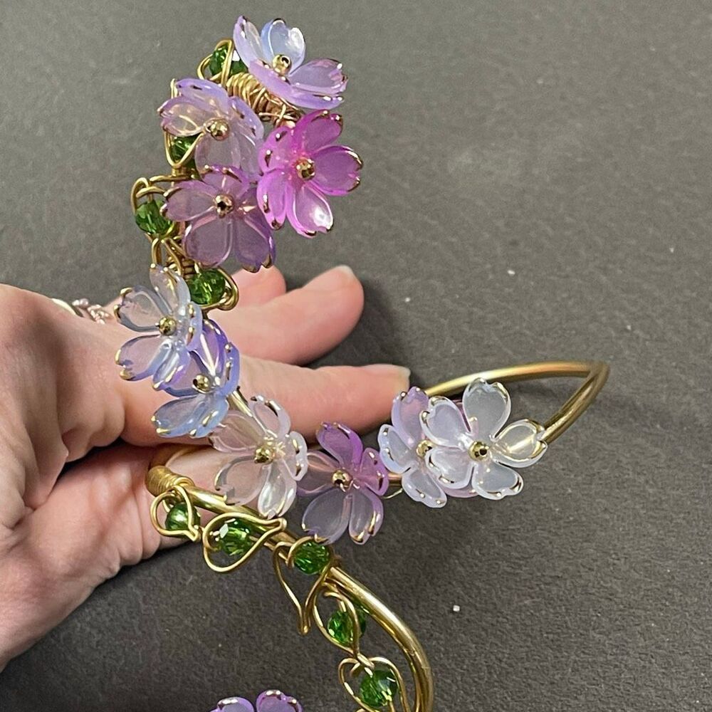 Enchanted adjustable gold tone floral arm cuff whimsical fairy core blossom flow - Picture 7 of 8